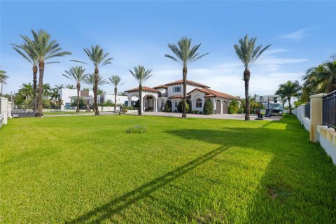 Купить виллу или дом в Хайалиа Гарденс, Флорида 5 спален, 414.62м2, № 1961867 - фото 6