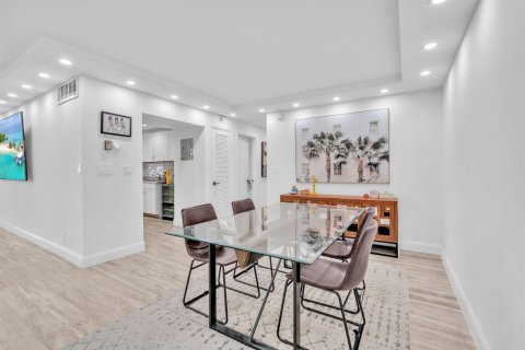 Condo in Plantation, Florida, 2 bedrooms № 2173159 - photo 11