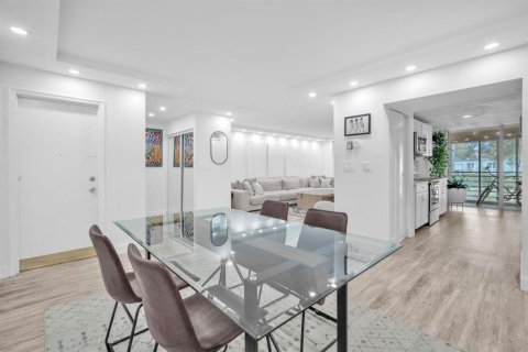 Condo in Plantation, Florida, 2 bedrooms № 2173159 - photo 7