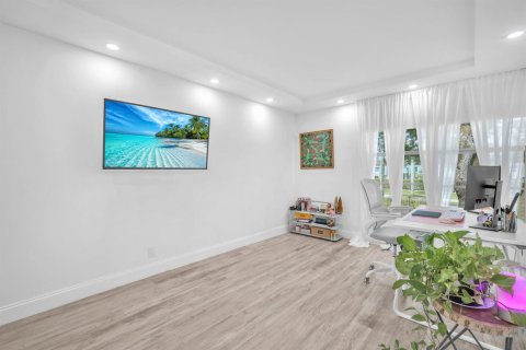 Condo in Plantation, Florida, 2 bedrooms № 2173159 - photo 28