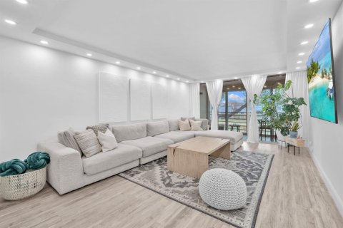 Condo in Plantation, Florida, 2 bedrooms № 2173159 - photo 3