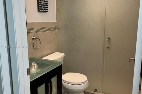 Condominio en alquiler en Miami, Florida, 2 dormitorios, 83.24 m2 № 2046330 - foto 10
