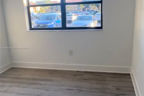 Condominio en alquiler en Miami, Florida, 2 dormitorios, 83.24 m2 № 2046330 - foto 6