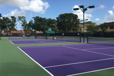 Condominio en alquiler en Miami, Florida, 2 dormitorios, 83.24 m2 № 2046330 - foto 12