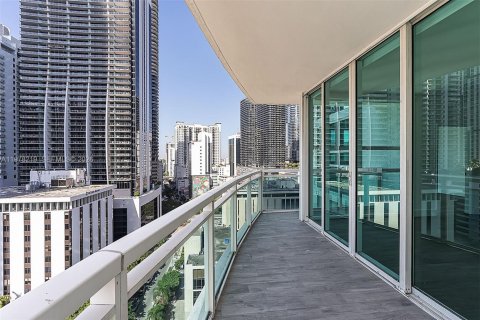 Condo in Miami, Florida, 2 bedrooms  № 2042120 - photo 15