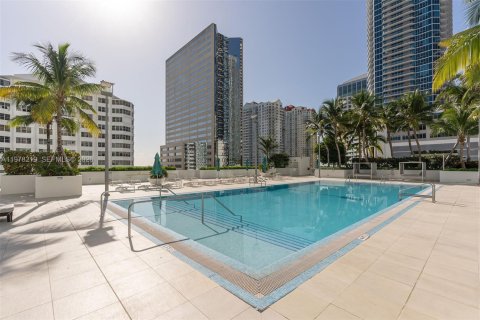 Condo in Miami, Florida, 2 bedrooms  № 2042120 - photo 18