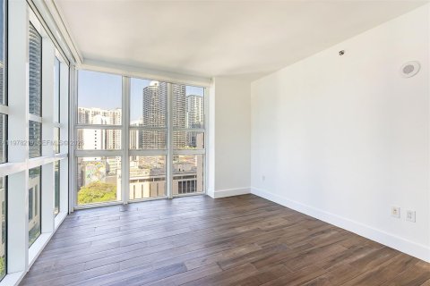 Condo in Miami, Florida, 2 bedrooms  № 2042120 - photo 7