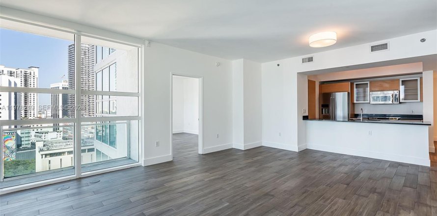 Condo in Miami, Florida, 2 bedrooms  № 2042120