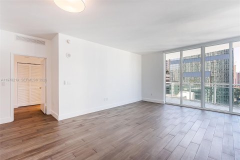 Condo in Miami, Florida, 2 bedrooms  № 2042120 - photo 6
