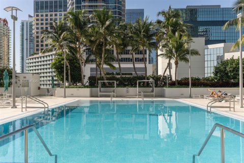 Condo in Miami, Florida, 2 bedrooms  № 2042120 - photo 19