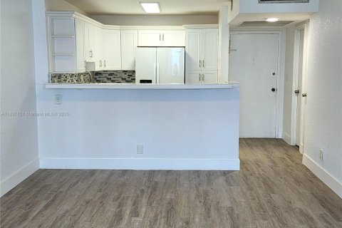 Condominio en venta en Hallandale Beach, Florida, 1 dormitorio, 68.38 m2 № 1822133 - foto 6