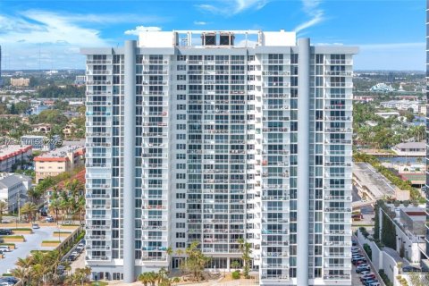 Condominio en venta en Hallandale Beach, Florida, 1 dormitorio, 68.38 m2 № 1822133 - foto 21