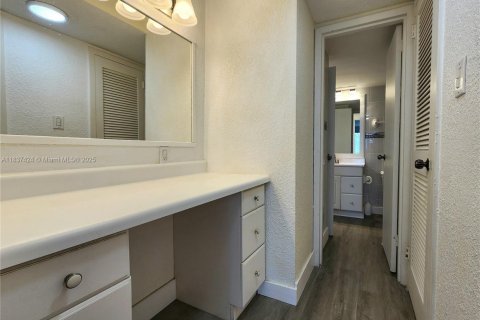 Condominio en venta en Hallandale Beach, Florida, 1 dormitorio, 68.38 m2 № 1822133 - foto 18