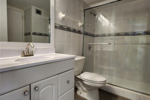 Condominio en venta en Hallandale Beach, Florida, 1 dormitorio, 68.38 m2 № 1822133 - foto 20