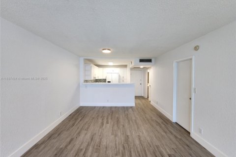 Condominio en venta en Hallandale Beach, Florida, 1 dormitorio, 68.38 m2 № 1822133 - foto 7
