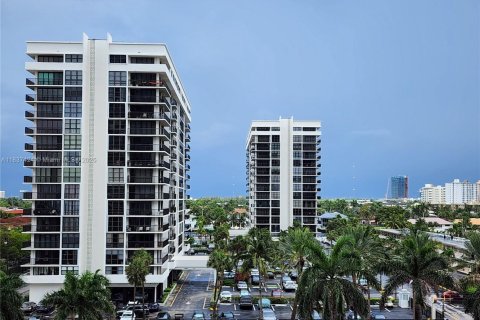 Condominio en venta en Hallandale Beach, Florida, 1 dormitorio, 68.38 m2 № 1822133 - foto 9