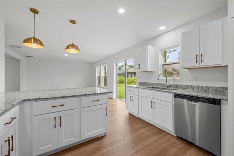 Villa ou maison à vendre à Port Charlotte, Floride: 3 chambres, 151.06 m2 № 2411433 - photo 21
