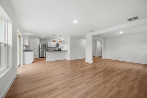 Villa ou maison à vendre à Port Charlotte, Floride: 3 chambres, 151.06 m2 № 2411433 - photo 12