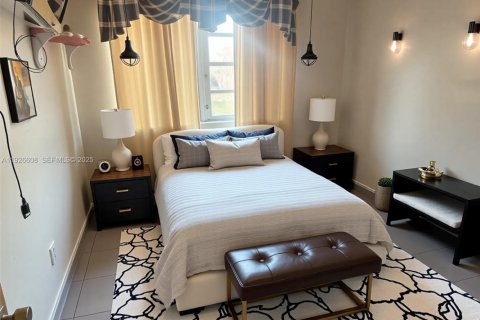 Adosado en venta en Miami, Florida, 3 dormitorios, 196.95 m2 № 1986511 - foto 4