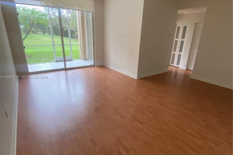 Condominio en Doral, Florida, 1 dormitorio  № 2021858