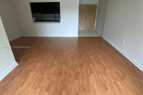 Condominio en venta en Doral, Florida, 1 dormitorio, 65.96 m2 № 2021858 - foto 8