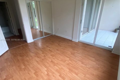 Condominio en venta en Doral, Florida, 1 dormitorio, 65.96 m2 № 2021858 - foto 2