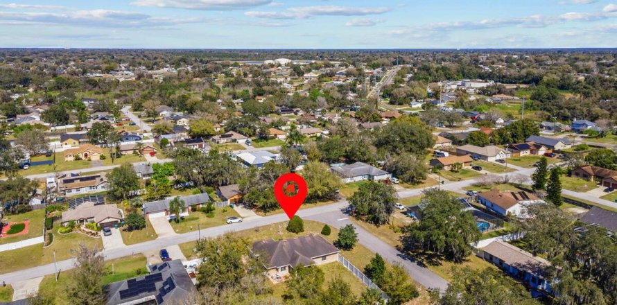Casa en Deltona, Florida 4 dormitorios, 162.39 m2 № 1224933