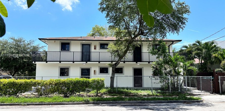 Apartment in Miami, Florida 1 bedroom, 251.3 sq.m. № 2020779