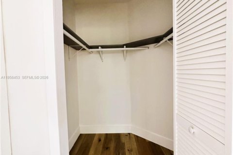 Apartment in Miami, Florida 1 bedroom, 251.3 sq.m. № 2020779 - photo 6