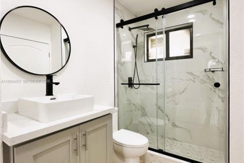 Apartment in Miami, Florida 1 bedroom, 251.3 sq.m. № 2020779 - photo 3