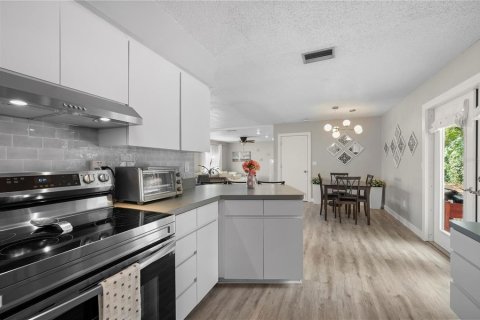 Casa en venta en Port Charlotte, Florida, 3 dormitorios, 144.18 m2 № 1679634 - foto 18