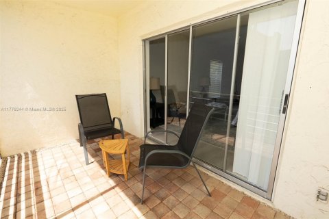 Condo in Delray Beach, Florida, 2 bedrooms  № 1698066 - photo 10