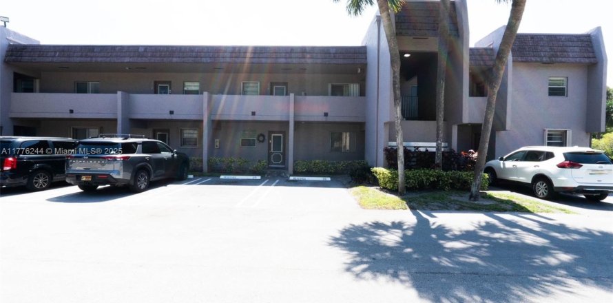 Condo in Delray Beach, Florida, 2 bedrooms № 1698066