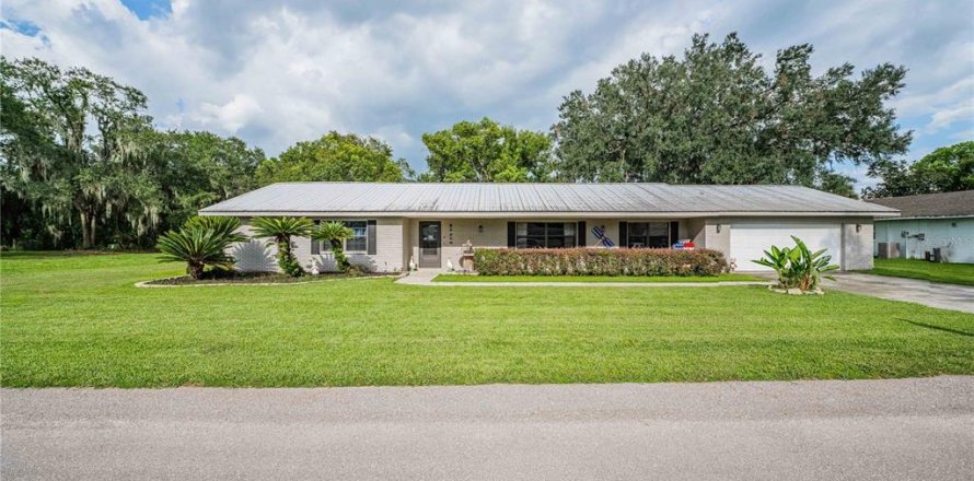 Casa en Lakeland, Florida 3 dormitorios, 200.2 m2 № 2238009