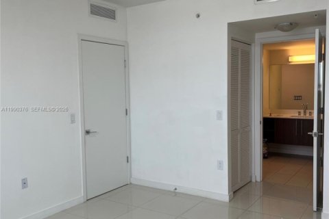 Condominio en alquiler en Doral, Florida, 1 dormitorio, 71.07 m2 № 2057950 - foto 3