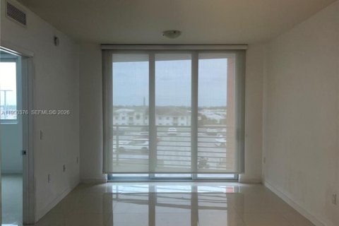 Condominio en alquiler en Doral, Florida, 1 dormitorio, 71.07 m2 № 2057950 - foto 2