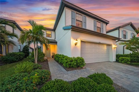 House in Bradenton, Florida 5 bedrooms, 245.08 sq.m. № 1826588 - photo 2
