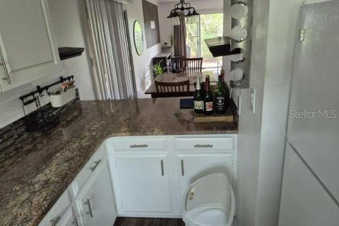 Condo in Apopka, Florida, 2 bedrooms  № 2379418 - photo 8