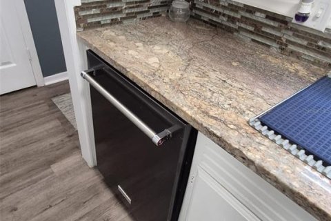 Condo in Apopka, Florida, 2 bedrooms  № 2379418 - photo 9