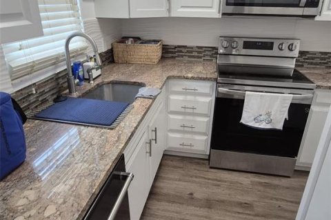 Condo in Apopka, Florida, 2 bedrooms  № 2379418 - photo 7