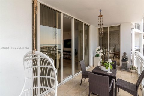 Copropriété à louer à Miami, Floride: 1 chambre, 99.96 m2 № 1965453 - photo 11