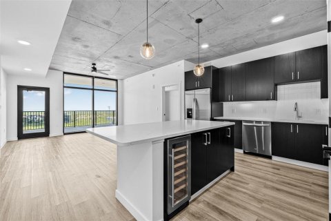 Apartamento en alquiler en Saint Petersburg, Florida, 2 dormitorios, 124.49 m2 № 1762182 - foto 4