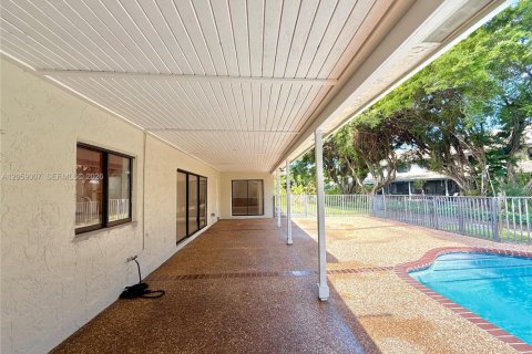 Villa ou maison à louer à Coral Springs, Floride: 4 chambres, 180.32 m2 № 2169118 - photo 23