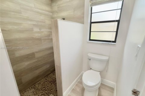 Villa ou maison à louer à Coral Springs, Floride: 4 chambres, 180.32 m2 № 2169118 - photo 17