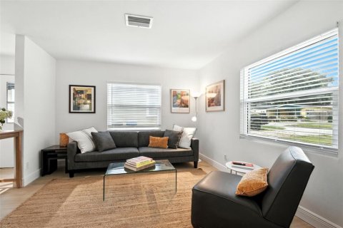 Apartment in Winter Park, Florida 2 bedrooms, 83.61 sq.m. № 1916858 - photo 5