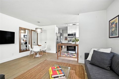 Apartment in Winter Park, Florida 2 bedrooms, 83.61 sq.m. № 1916858 - photo 6