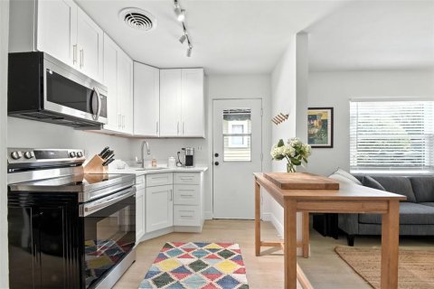 Apartment in Winter Park, Florida 2 bedrooms, 83.61 sq.m. № 1916858 - photo 8