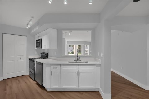 Copropriété à louer à Orlando, Floride: 3 chambres, 132.2 m2 № 2415243 - photo 14