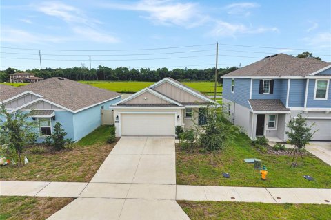 Villa ou maison à louer à Winter Haven, Floride: 3 chambres, 133.04 m2 № 2383590 - photo 2