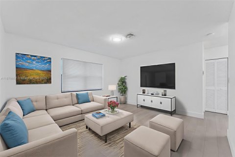 Casa en alquiler en Dania Beach, Florida, 2 dormitorios, 189.15 m2 № 1923833 - foto 5